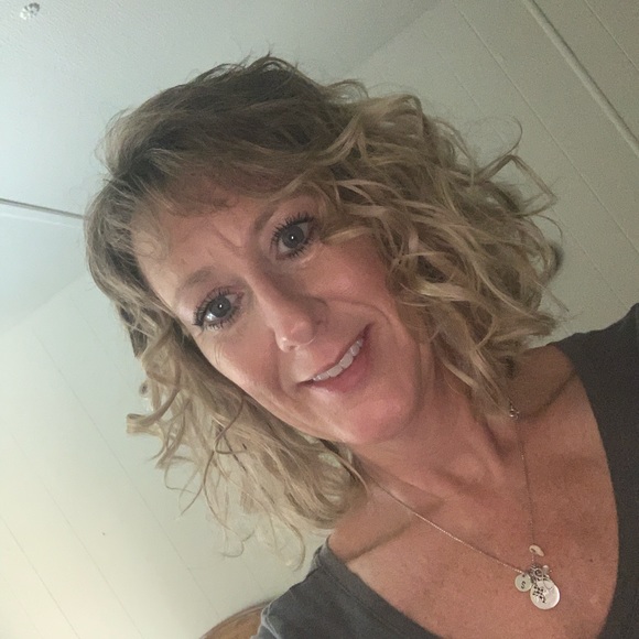 Meet your Posher, Sarah - Picture 1 of 1